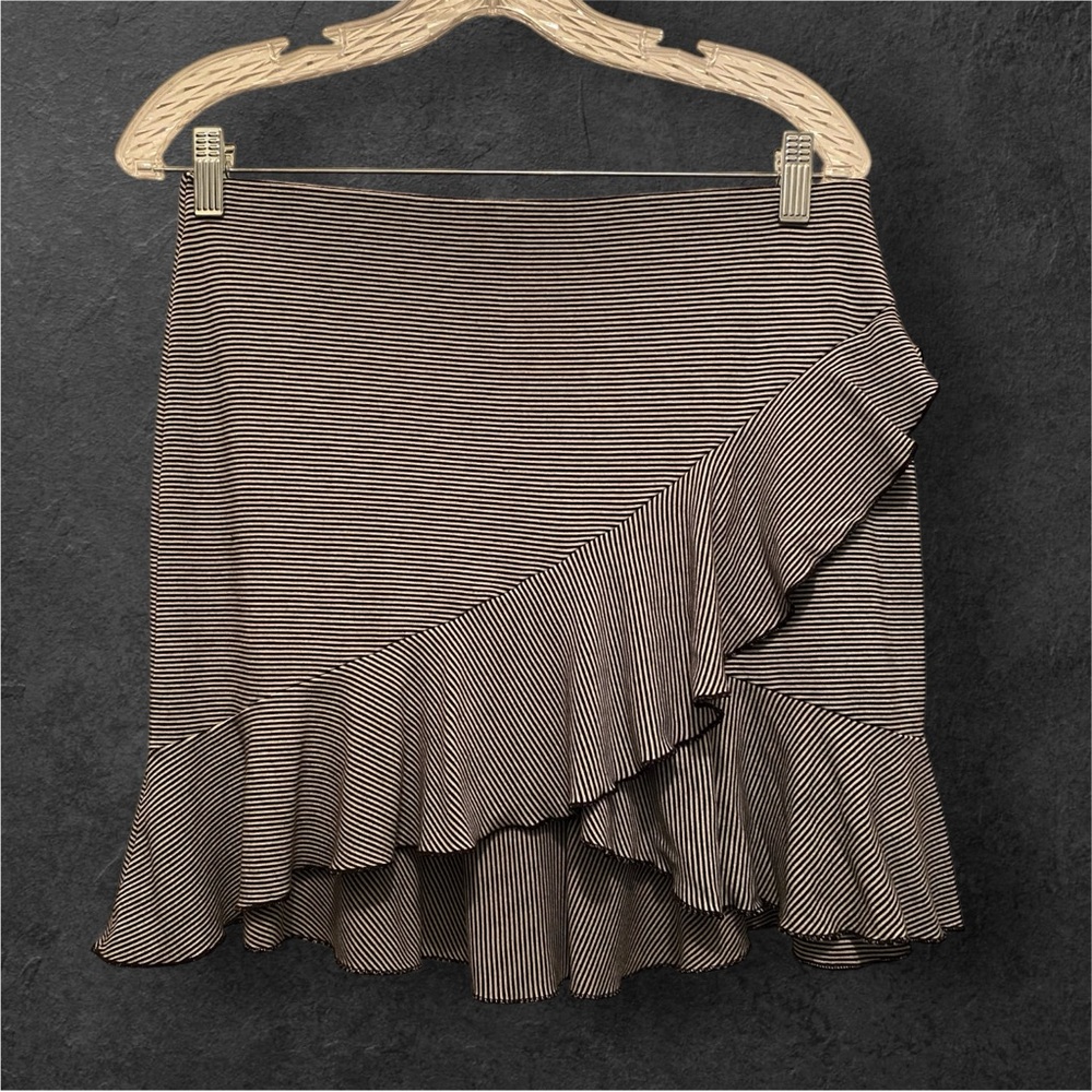 H&M Ruffled Mini-Skirt